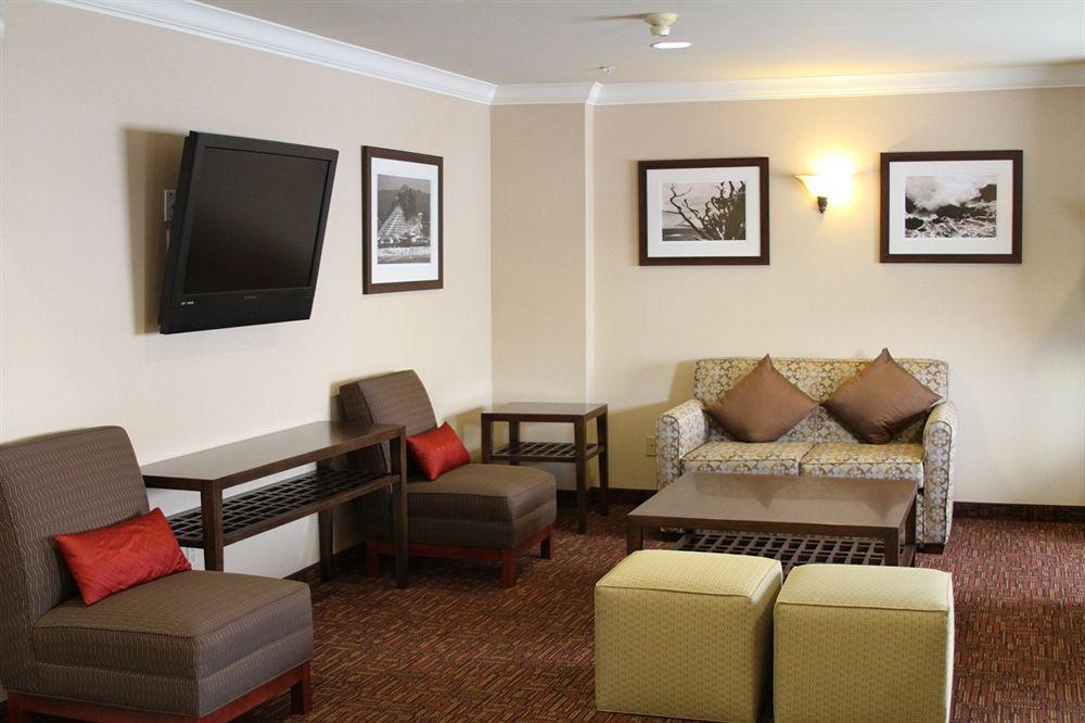Holiday Inn Express & Suites Watsonville By Ihg Екстериор снимка
