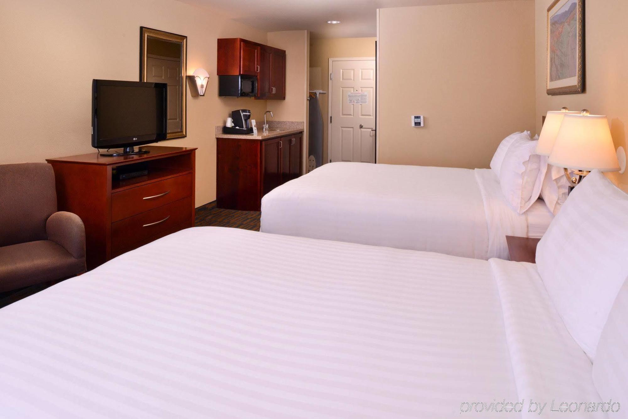 Holiday Inn Express & Suites Watsonville By Ihg Екстериор снимка