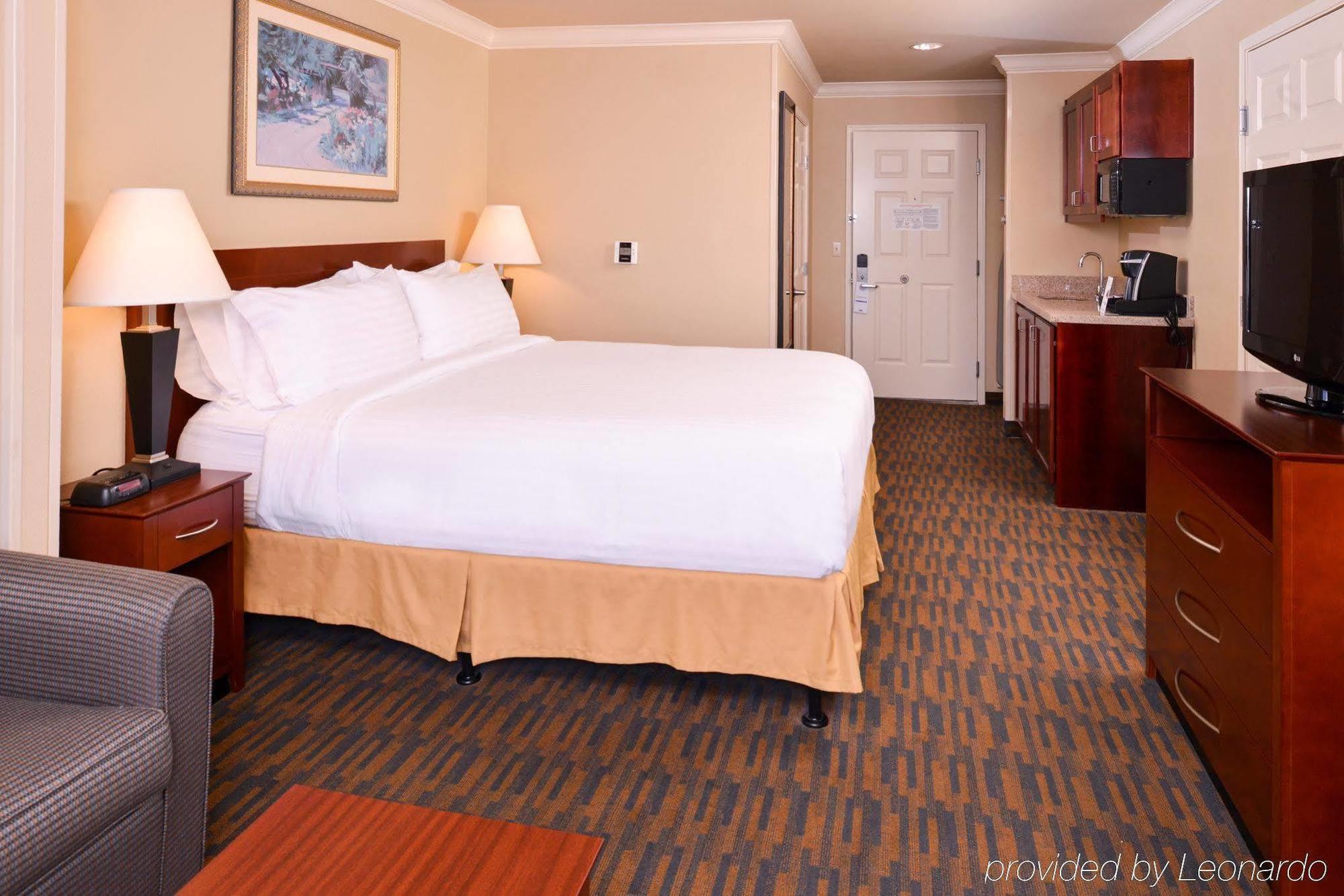 Holiday Inn Express & Suites Watsonville By Ihg Екстериор снимка
