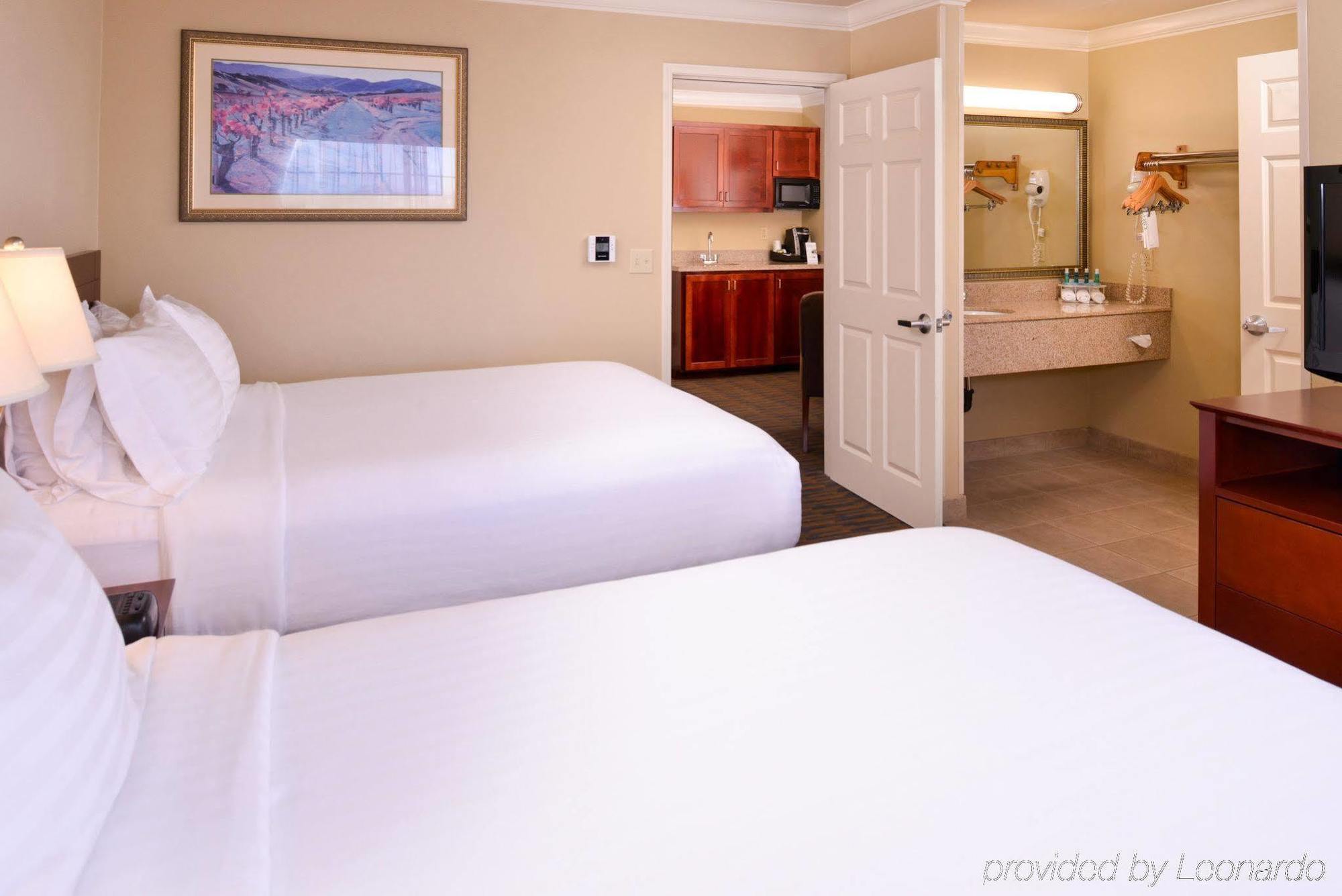 Holiday Inn Express & Suites Watsonville By Ihg Екстериор снимка