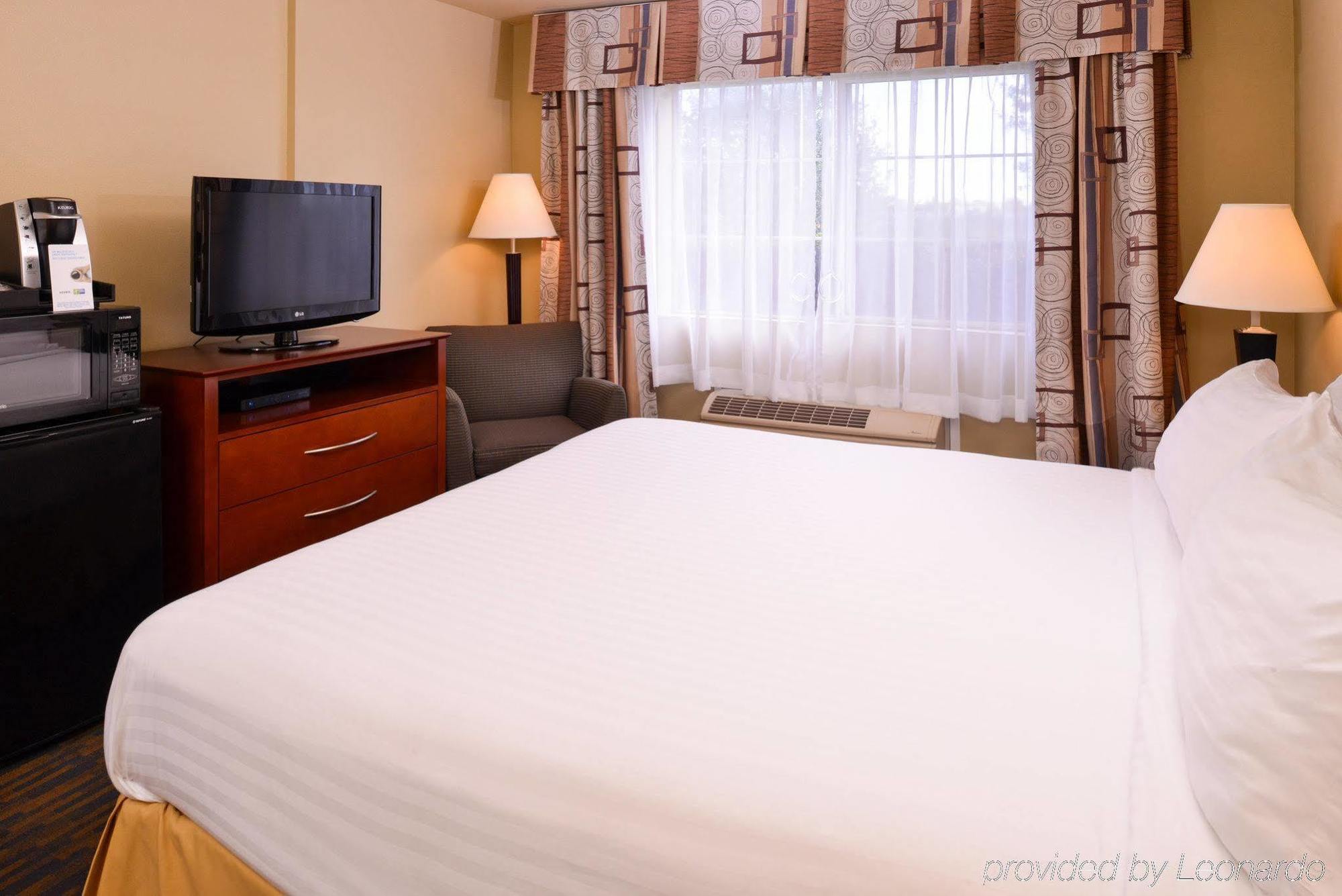 Holiday Inn Express & Suites Watsonville By Ihg Екстериор снимка