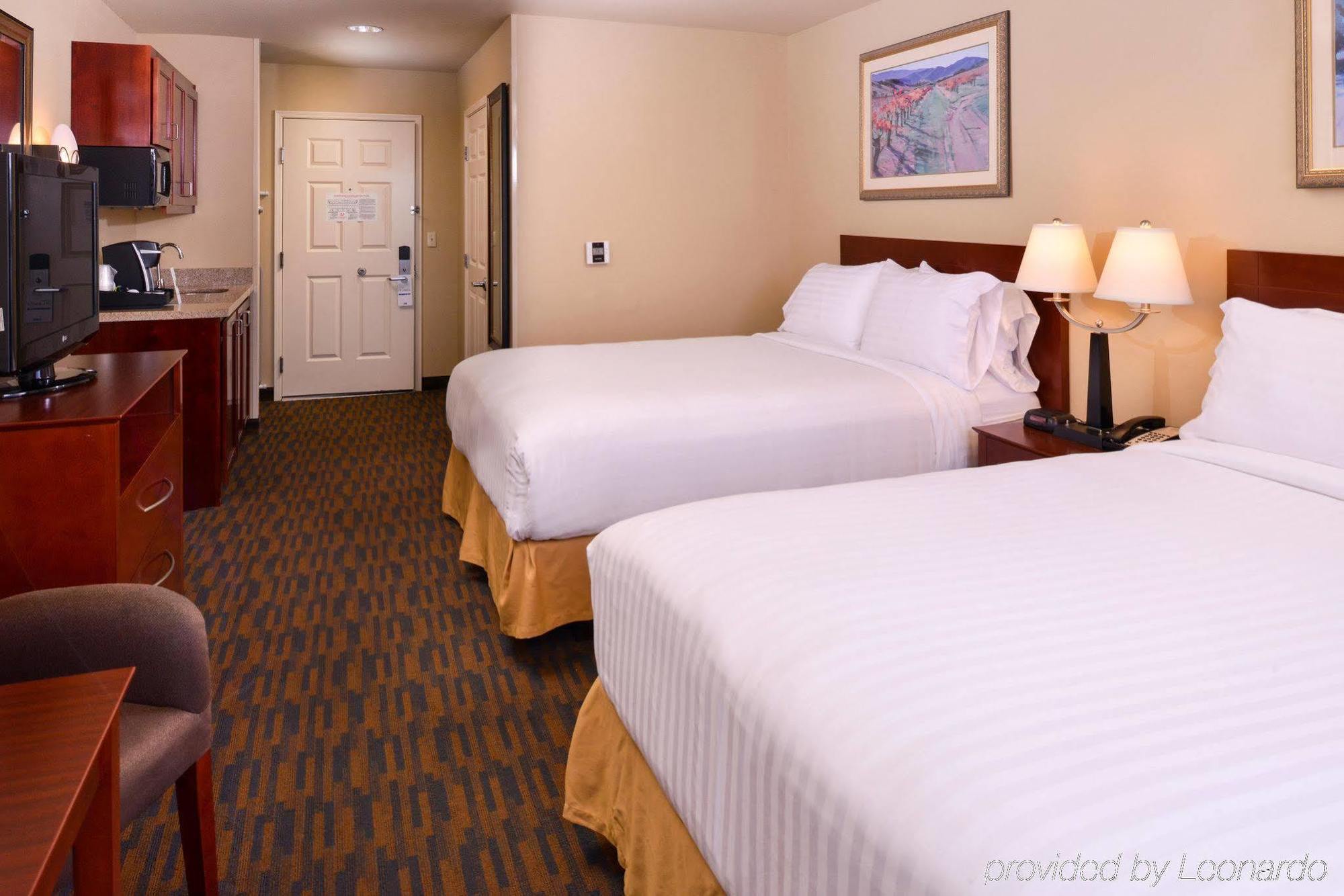 Holiday Inn Express & Suites Watsonville By Ihg Екстериор снимка