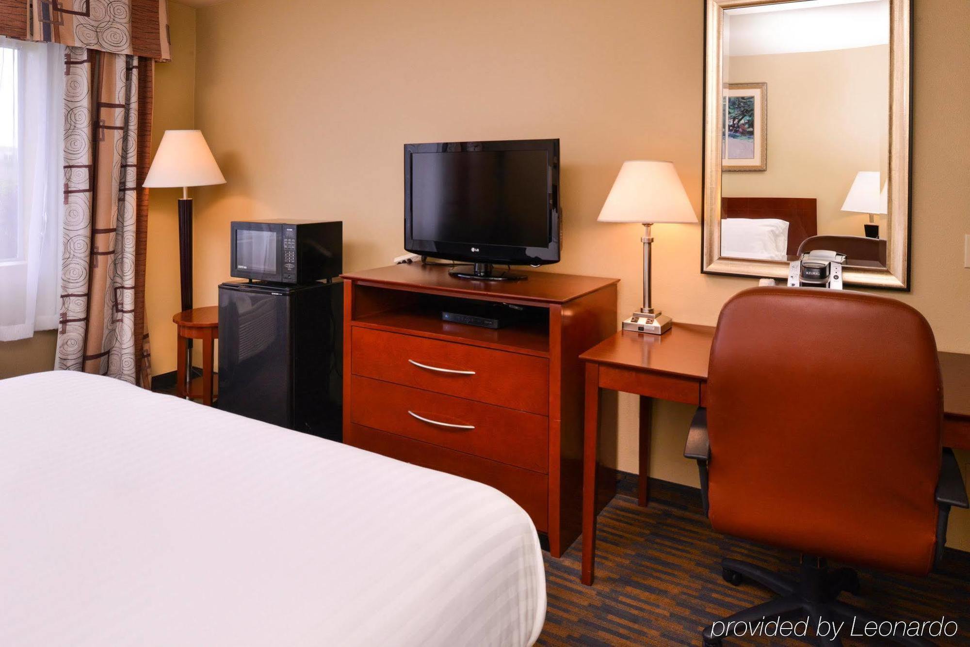 Holiday Inn Express & Suites Watsonville By Ihg Екстериор снимка